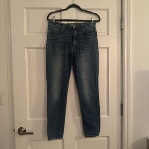 Stylish Denim Women's Skinny Jeans